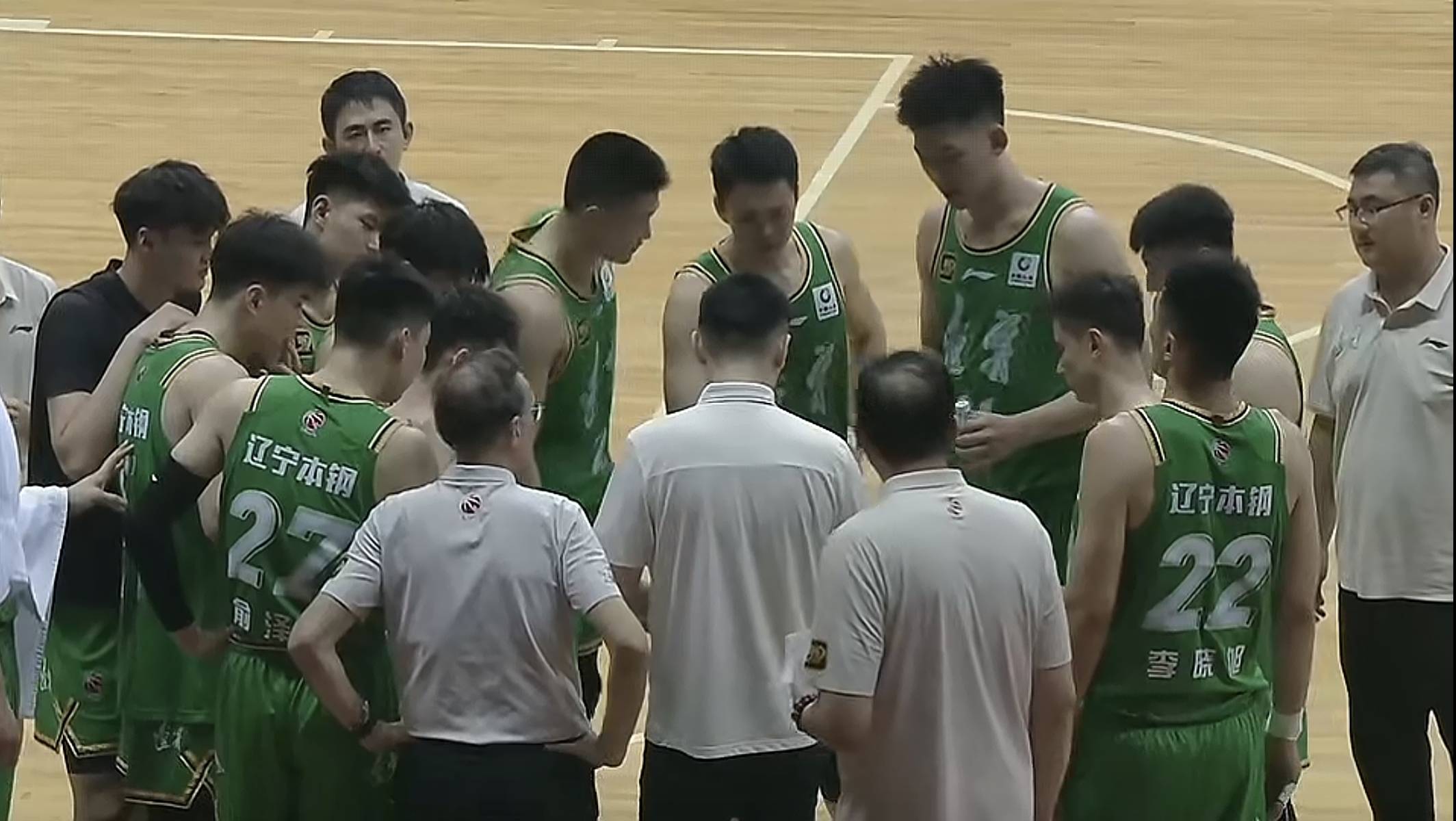 辽宁本钢发布备战花絮，清晨扳平良机，CBA常规赛任务艰巨，团队化学反应显著的简单介绍