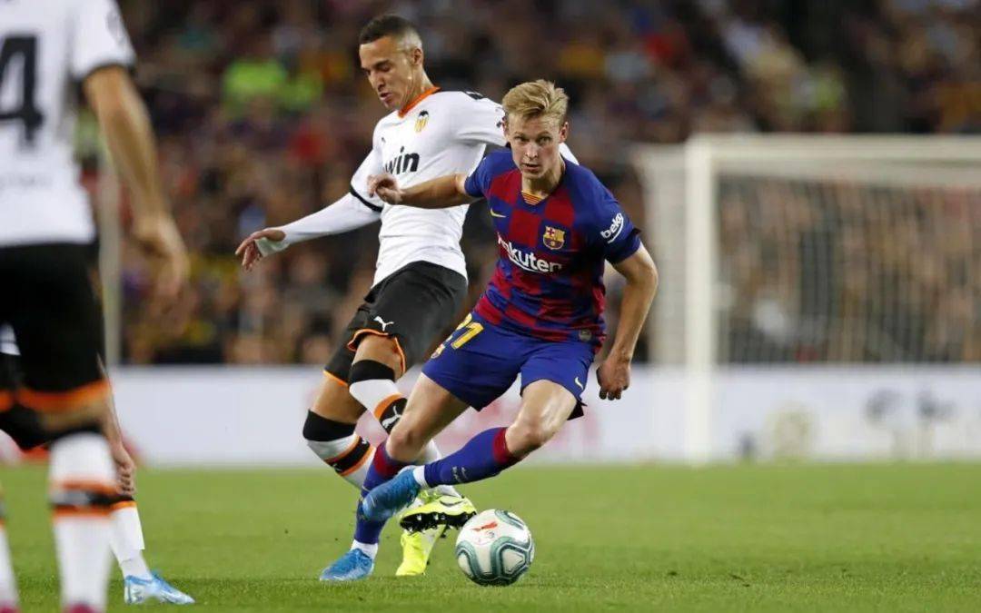 赛地聚焦——荷甲转会期热度飙升;瓦伦西亚迎来里程碑;压力陡增;球探报告显示潜力 赛地聚焦——荷甲转会期热度飙升;瓦伦西亚迎来里程碑;压力陡增;球探报告显示潜力