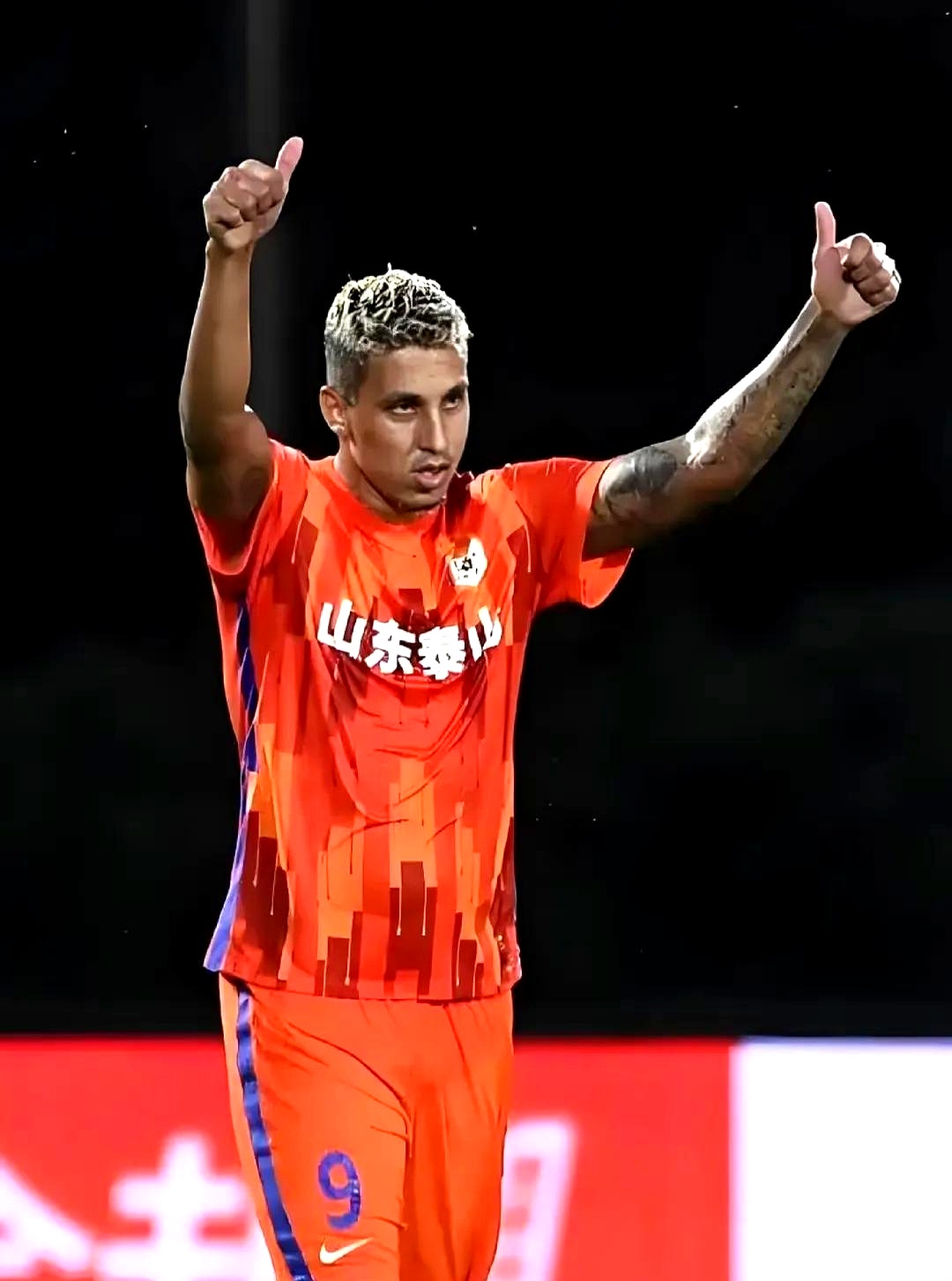 刚刚！山东泰山赛前主帅复盘赛前亚特兰大外线爆发——荷甲节点到来，西亚卡姆连续二十场比赛得分超过战术调整 